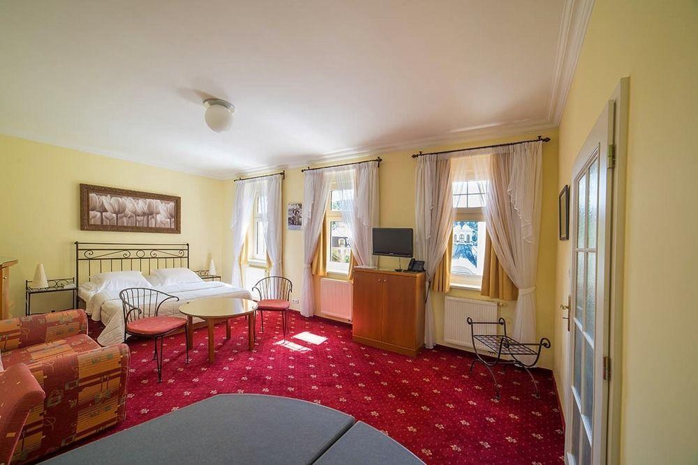 Festival Appartement Karlsbad Buitenkant foto
