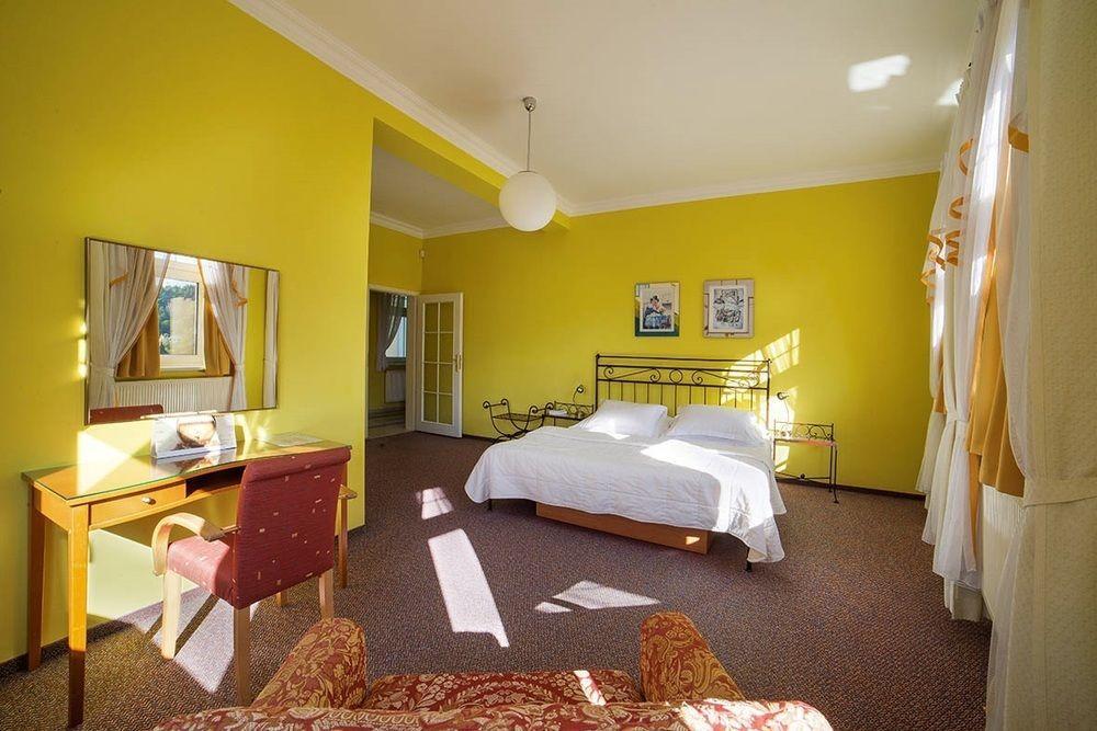 Festival Appartement Karlsbad Buitenkant foto