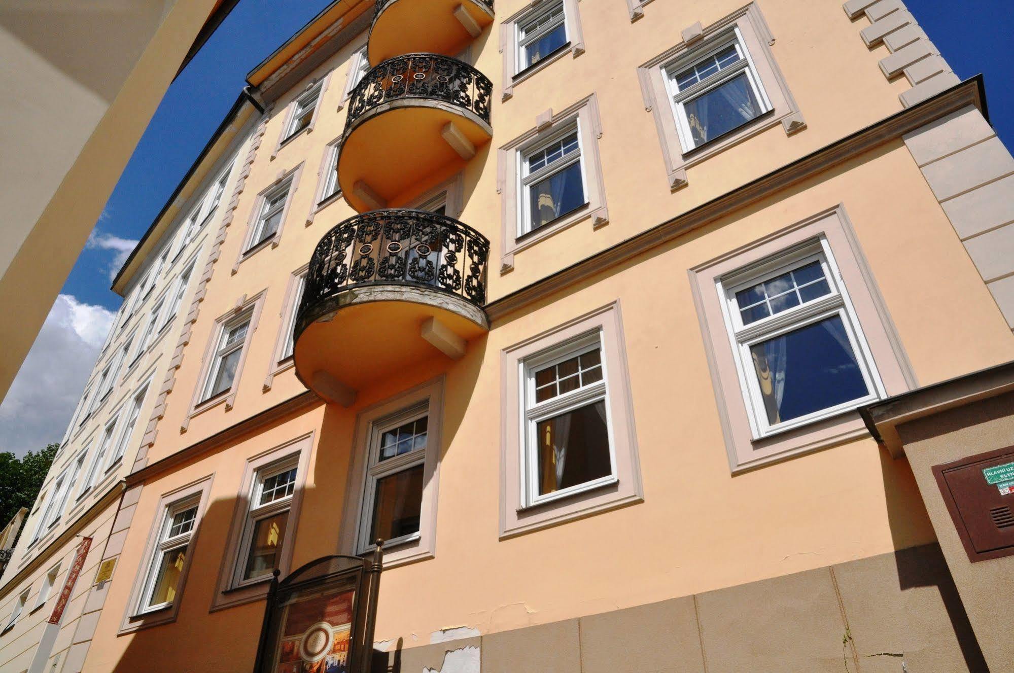 Festival Appartement Karlsbad Buitenkant foto