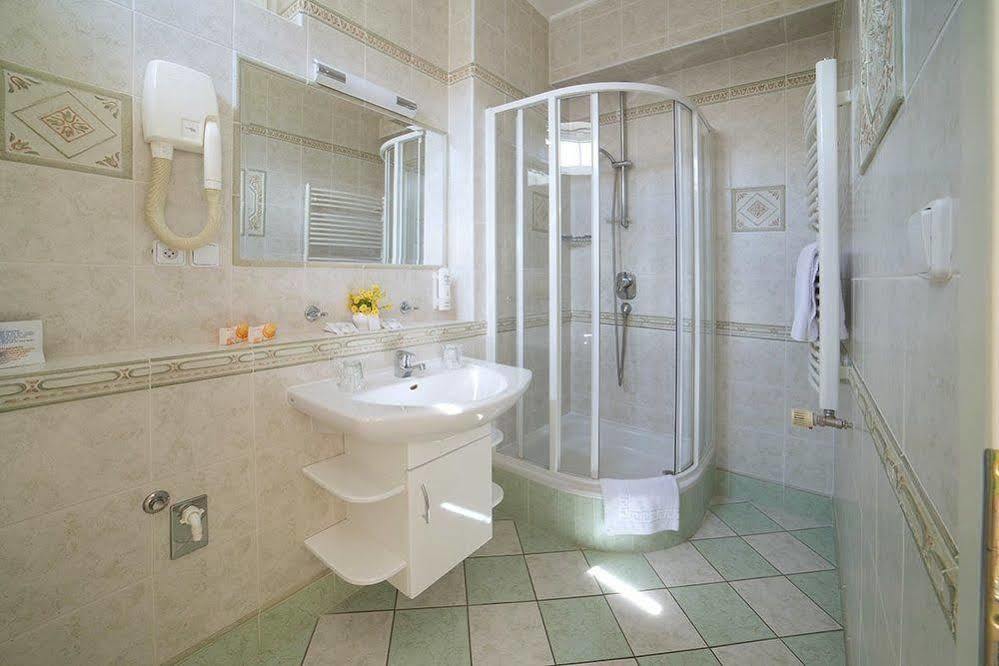 Festival Appartement Karlsbad Buitenkant foto