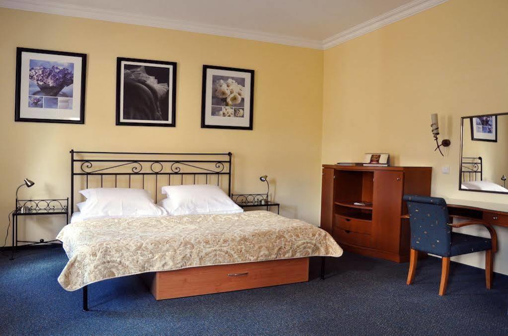 Festival Appartement Karlsbad Buitenkant foto